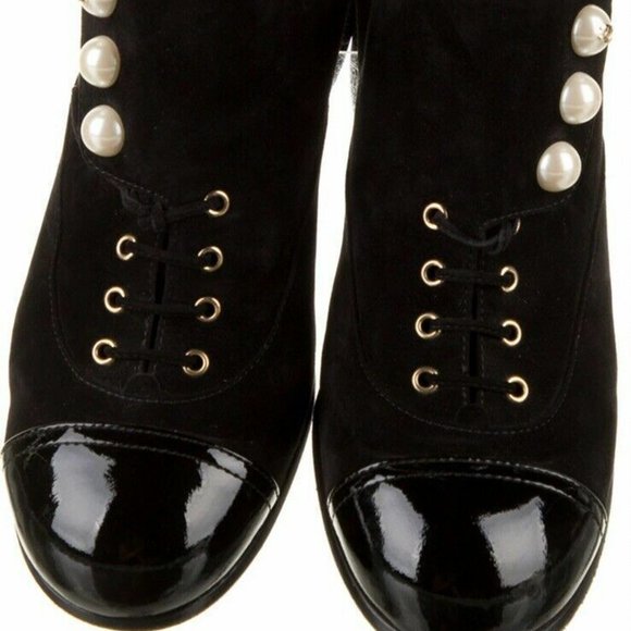Chanel Interlocking CC Logo Suede Shoes Booties Lace Up With Pearl Buttons - Picture 4 of 8